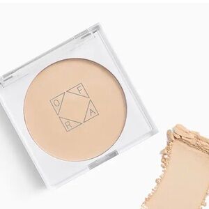 OFRA Compact Setting Powder in Light